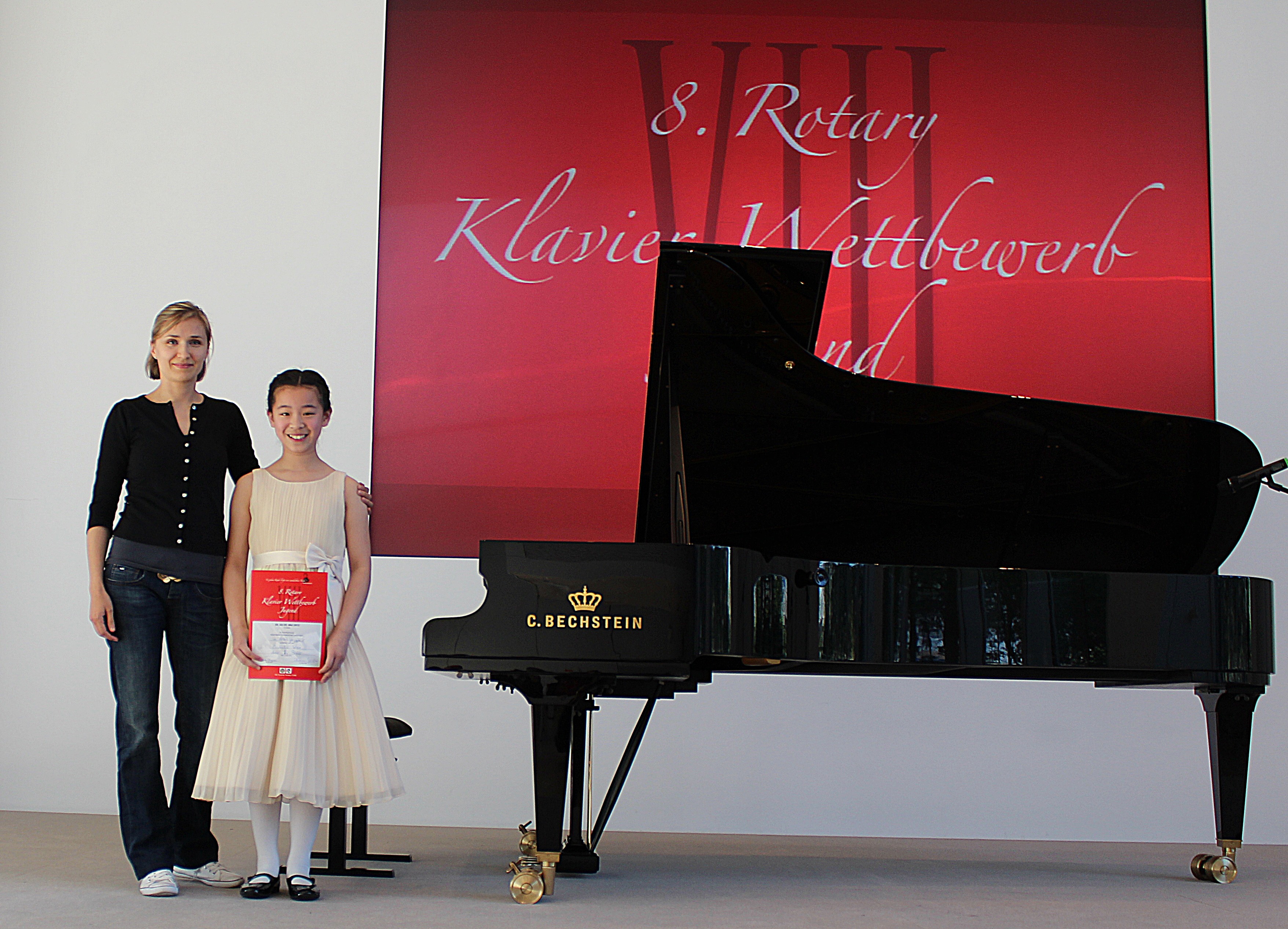 Michelle Woo, Erster Platz beim 8.Rotary Klavierwettbewerb in Essen